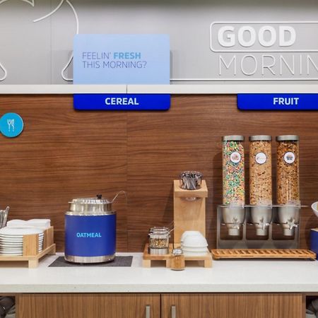 Holiday Inn Express & Suites Clinton By Ihg Экстерьер фото