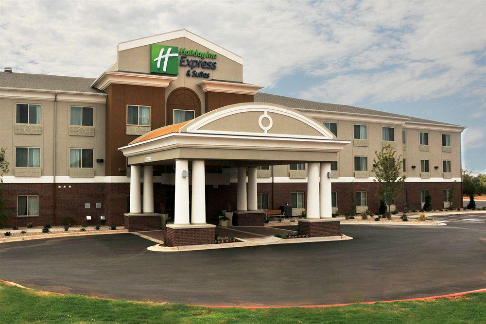 Holiday Inn Express & Suites Clinton By Ihg Экстерьер фото
