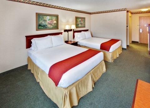 Holiday Inn Express & Suites Clinton By Ihg Экстерьер фото