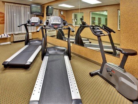 Holiday Inn Express & Suites Clinton By Ihg Экстерьер фото