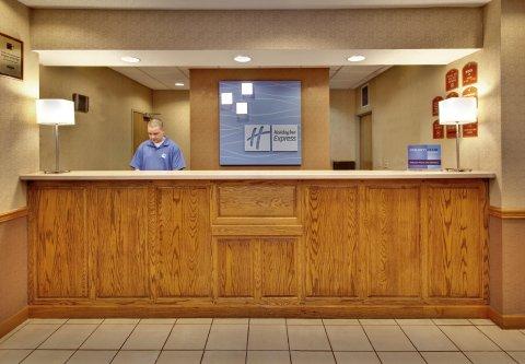 Holiday Inn Express & Suites Clinton By Ihg Экстерьер фото