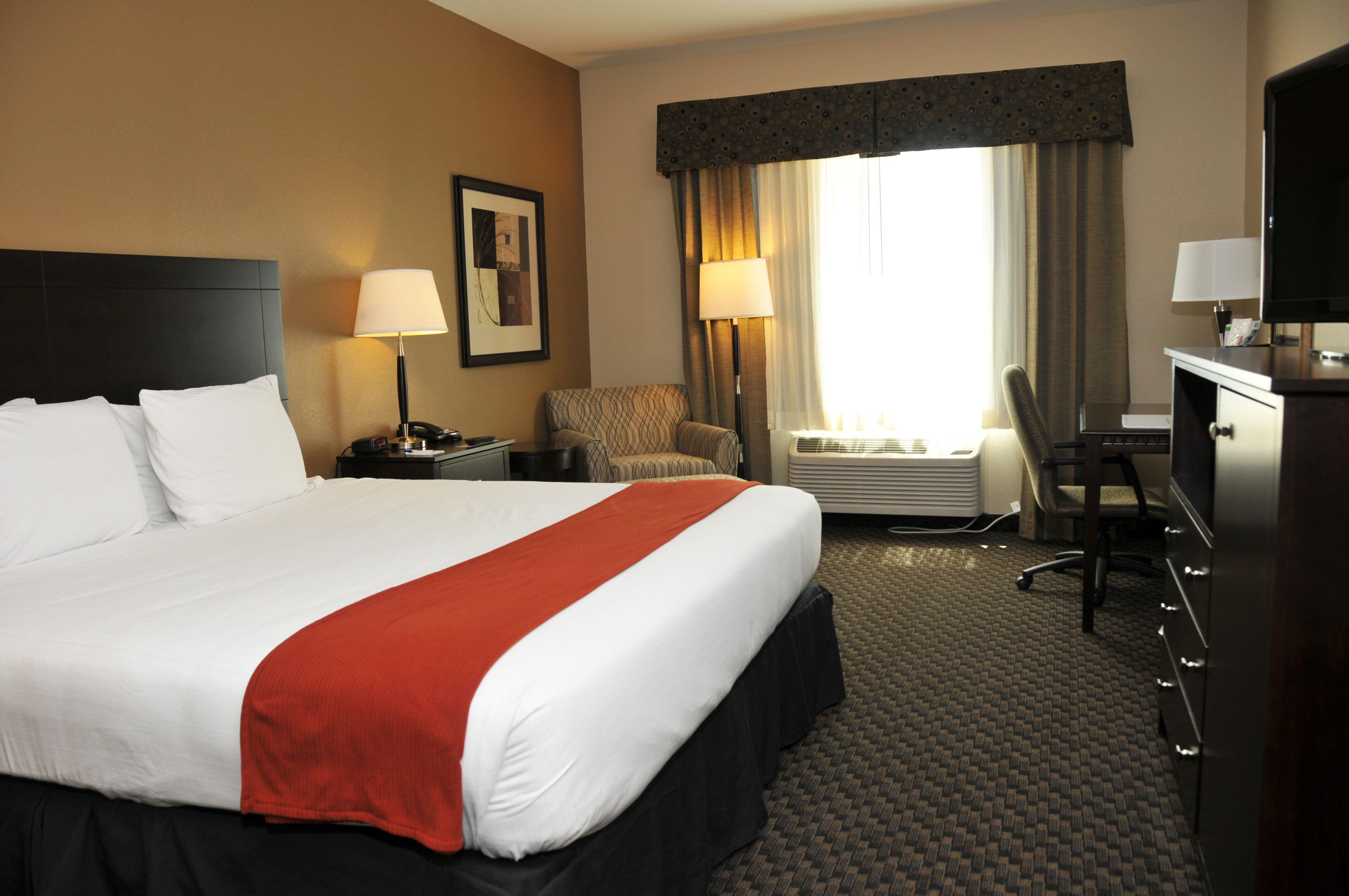 Holiday Inn Express & Suites Clinton By Ihg Экстерьер фото