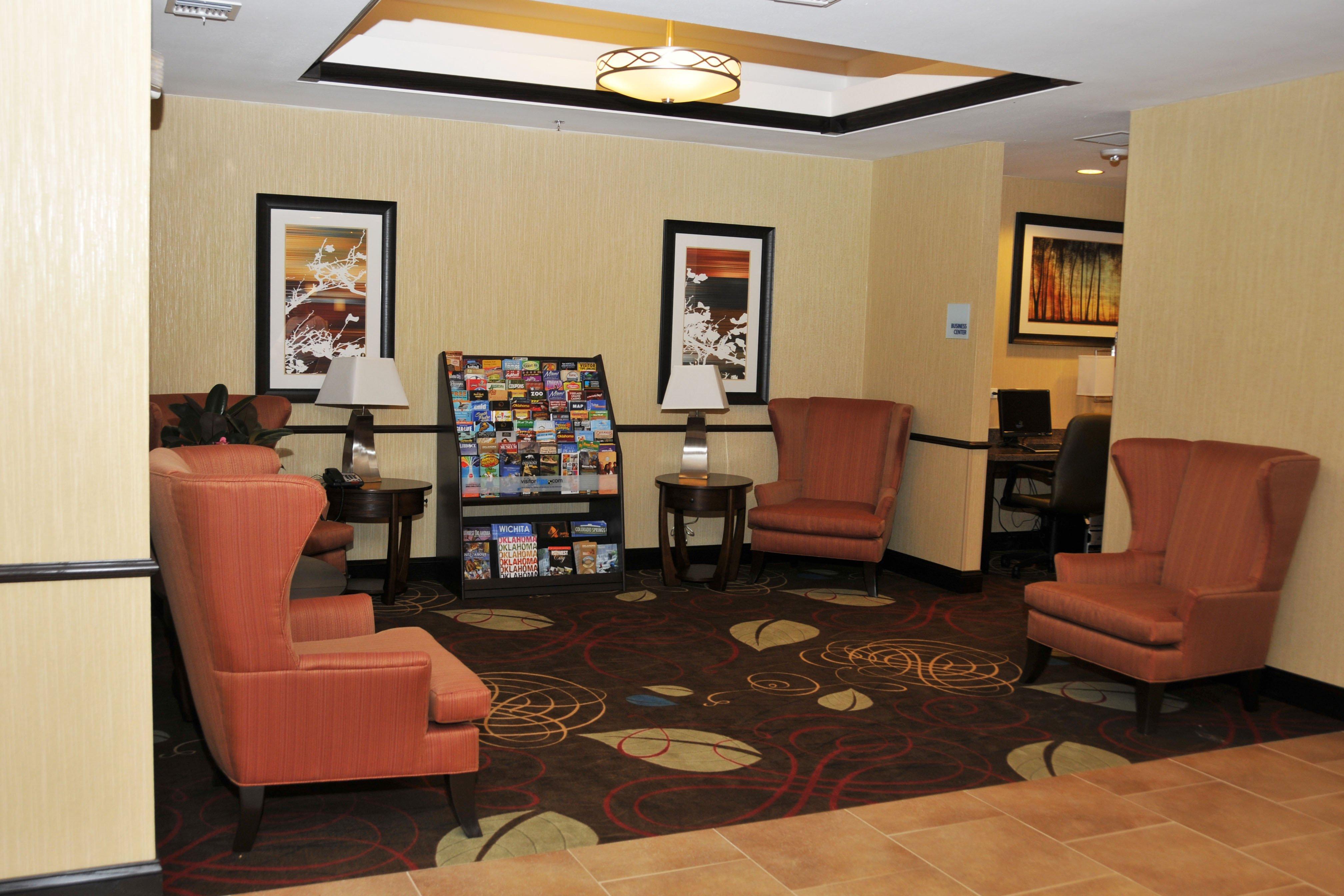 Holiday Inn Express & Suites Clinton By Ihg Экстерьер фото