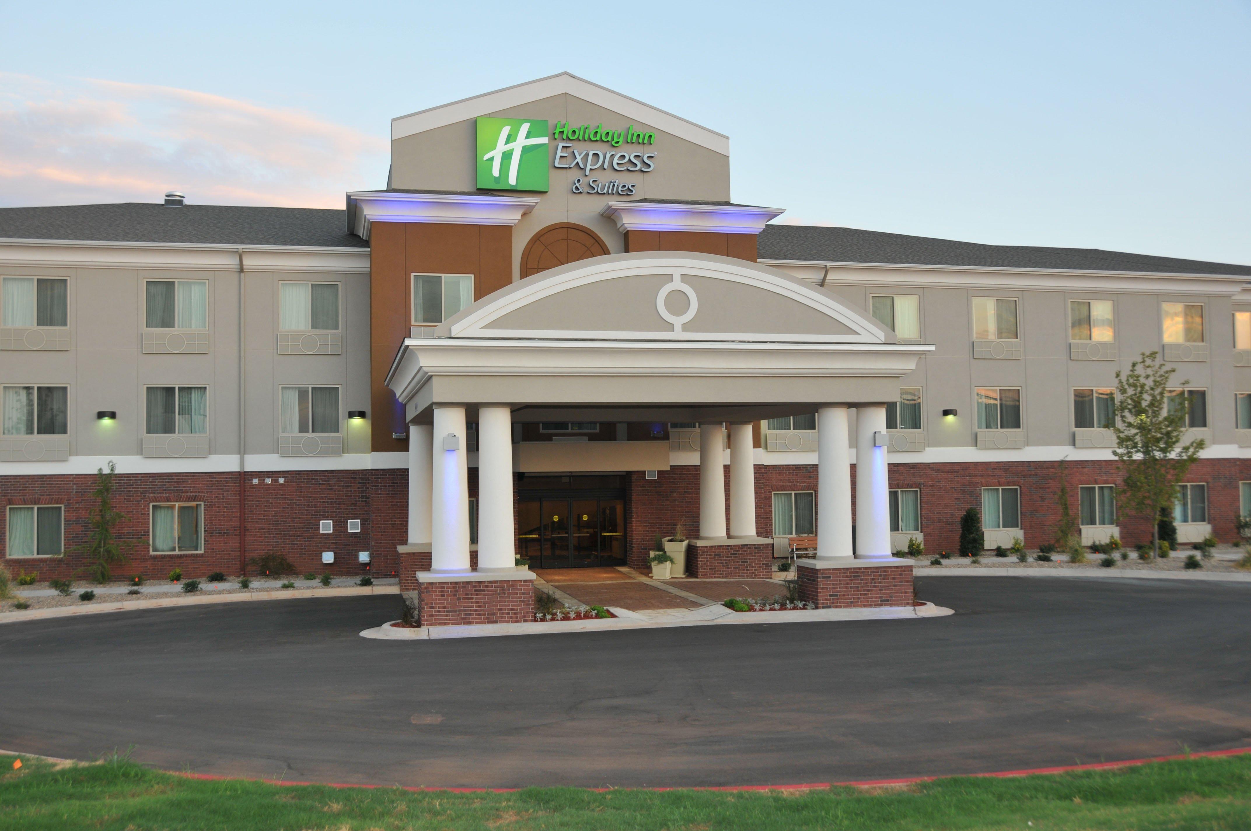Holiday Inn Express & Suites Clinton By Ihg Экстерьер фото