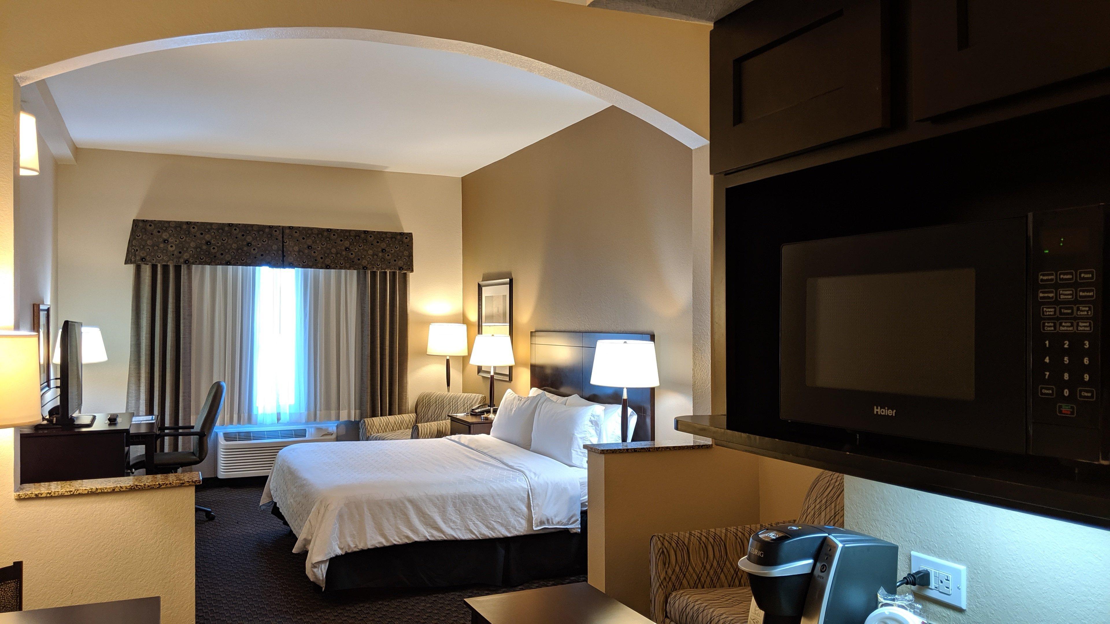 Holiday Inn Express & Suites Clinton By Ihg Экстерьер фото