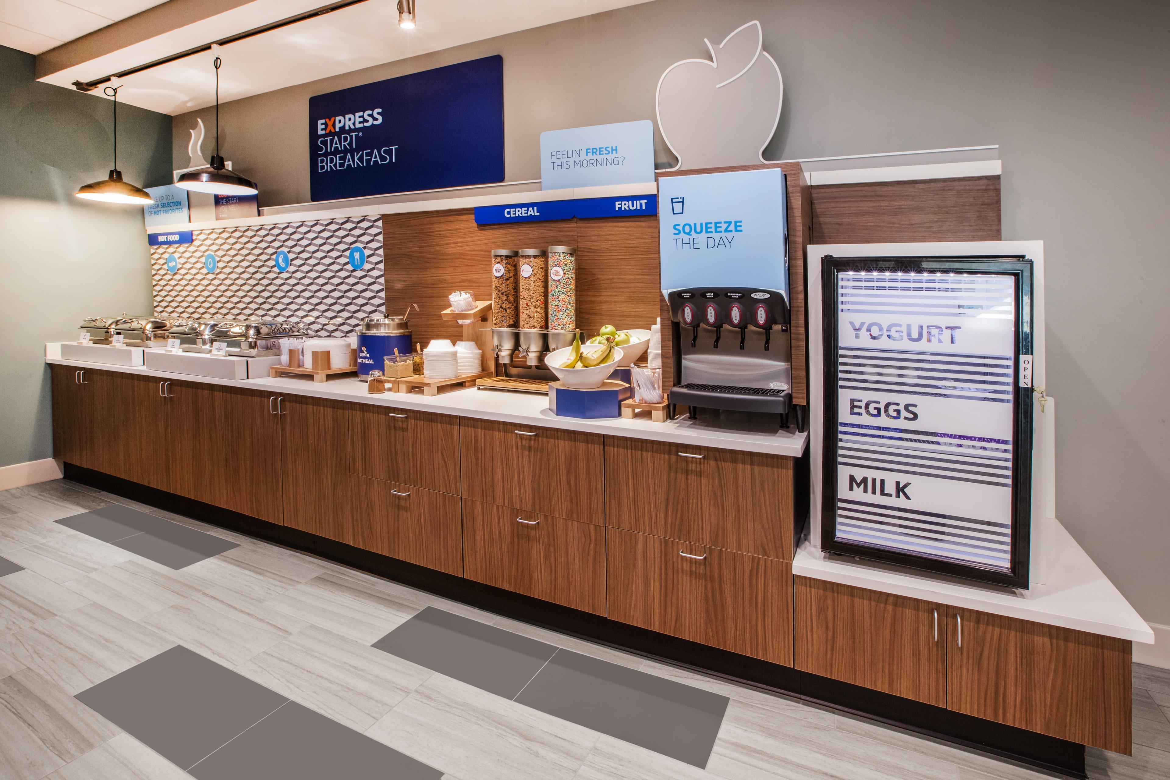 Holiday Inn Express & Suites Clinton By Ihg Экстерьер фото